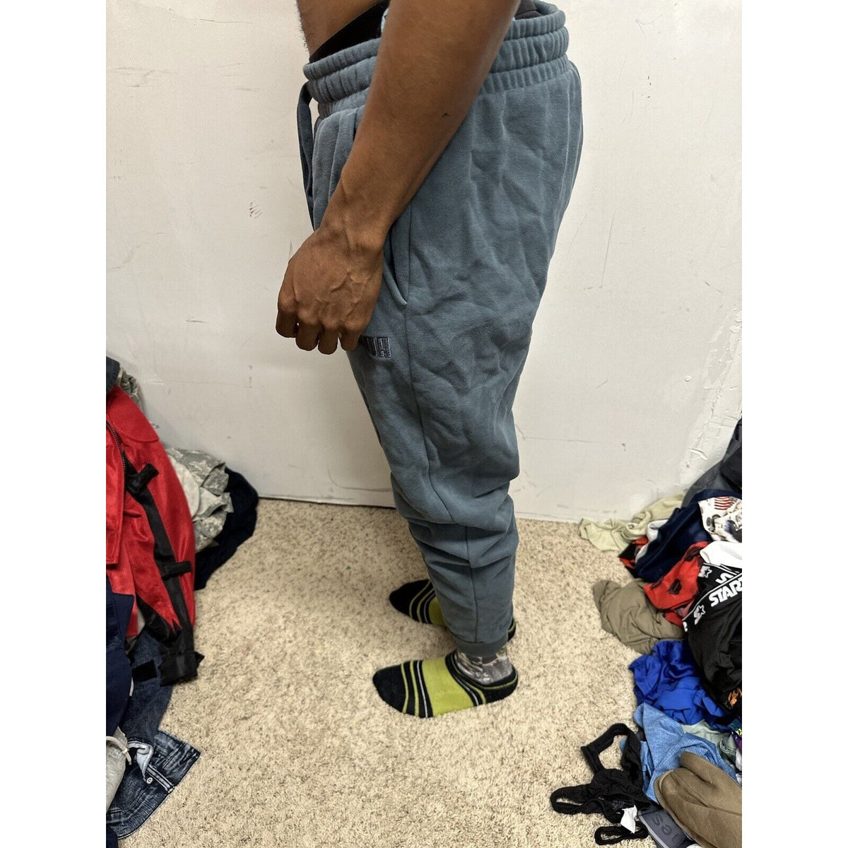 Men’s Large Gray Puma Sweatpants With Pockets