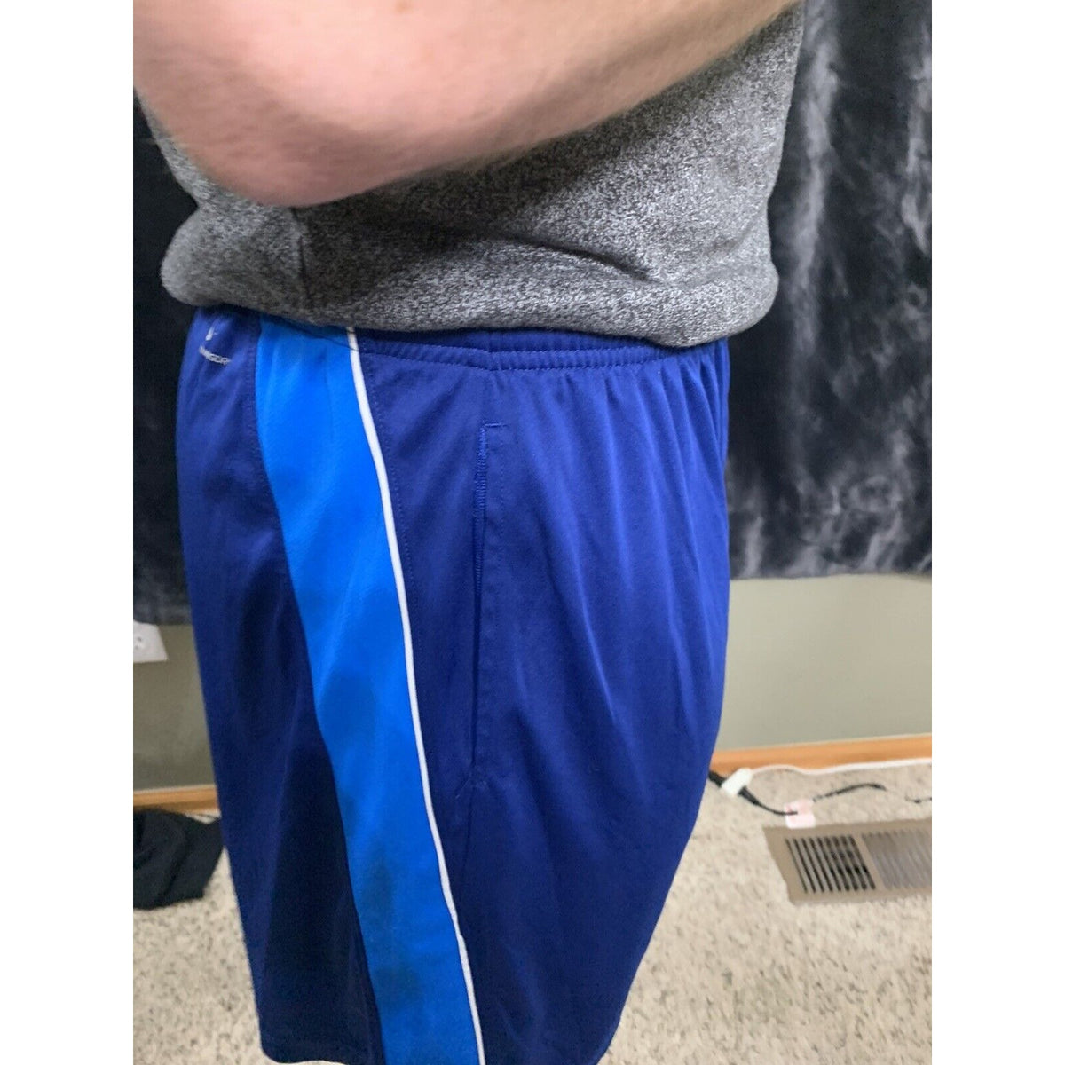 Men’s New Balance Large Blue Workout Exercise Shorts With Pockets