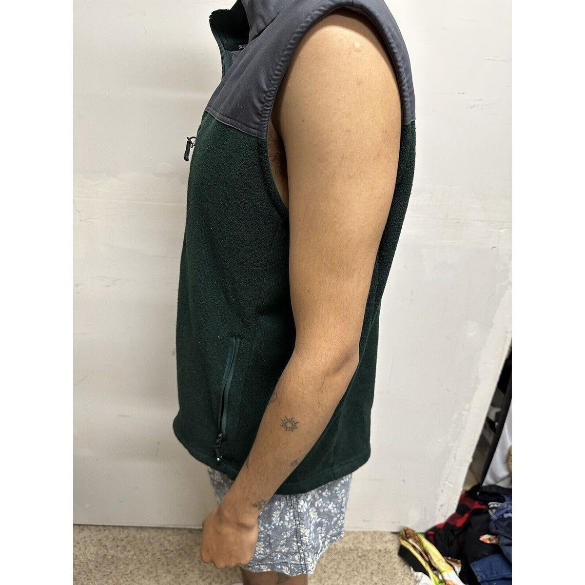 Men’s Large Green Solaris Sleeveless Vest Full Zip