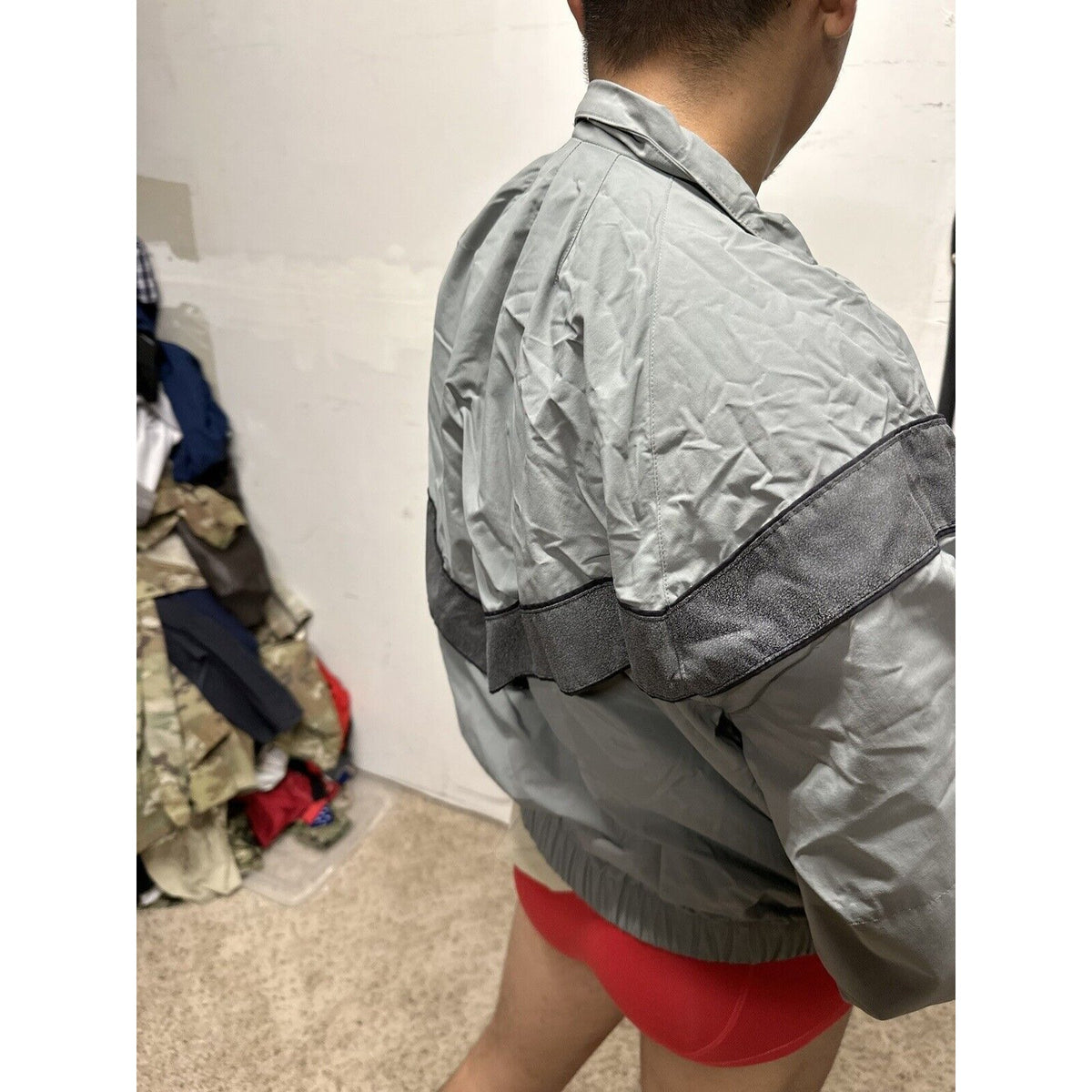 Men’s Army Medium Short Jacket Physical Fitness Uniform Full Zip Gray