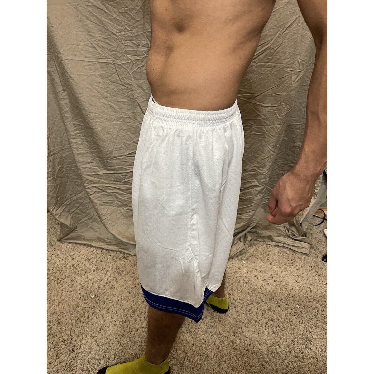 Men's under armour Large white and Blue Lacrosse style shorts no pockets