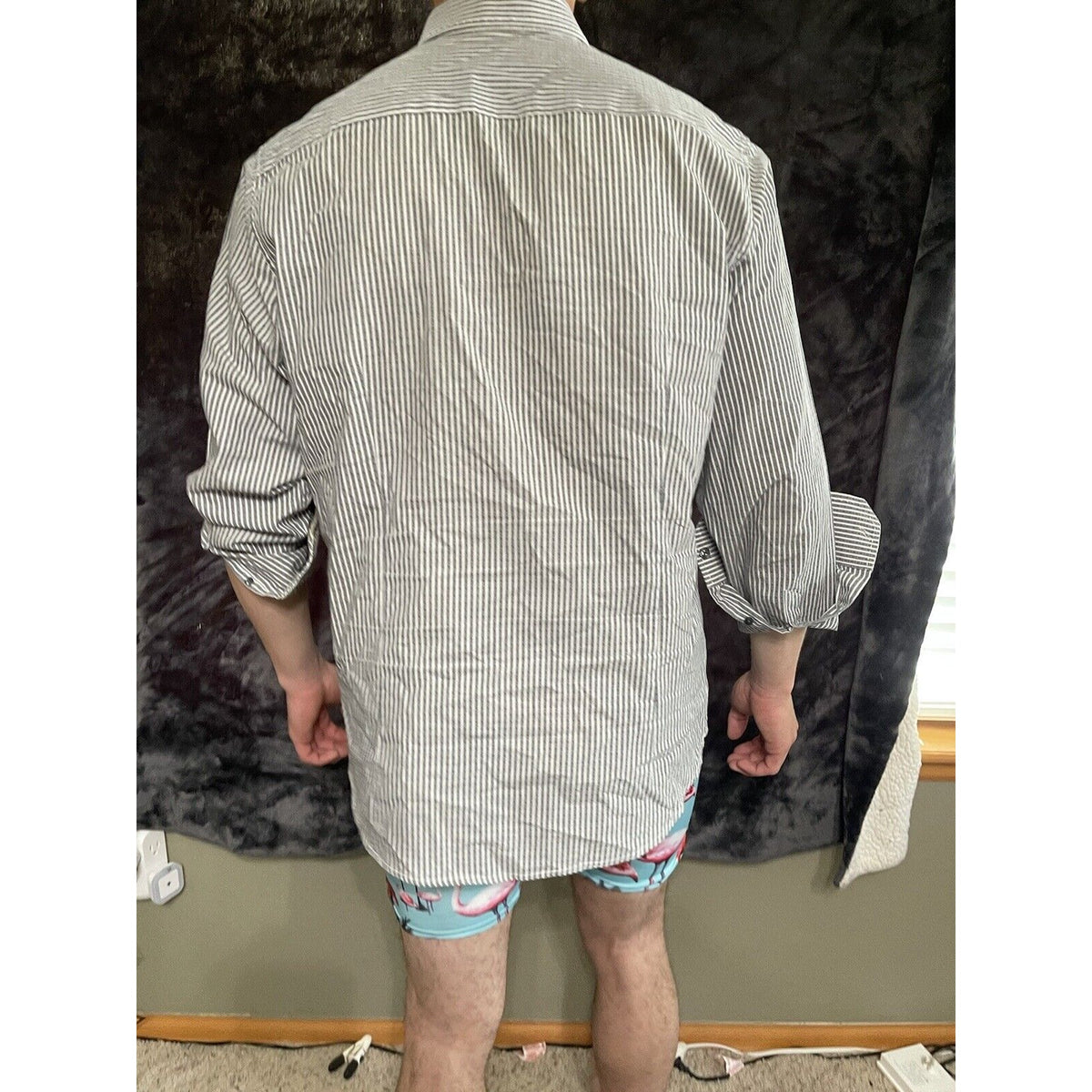 Men’s Cultura International medium Gray striped long sleeve Button up shirt
