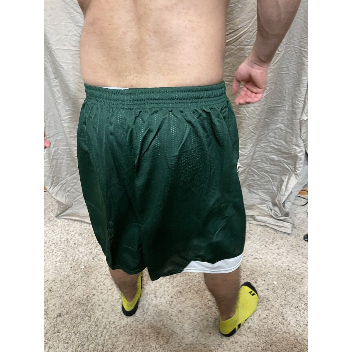 Men's  under armour Large Deep Green Lacrosse style shorts no pockets