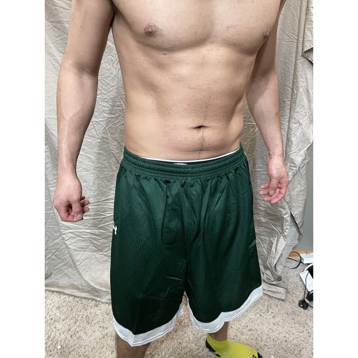 Men's  under armour Large Deep Green Lacrosse style shorts no pockets