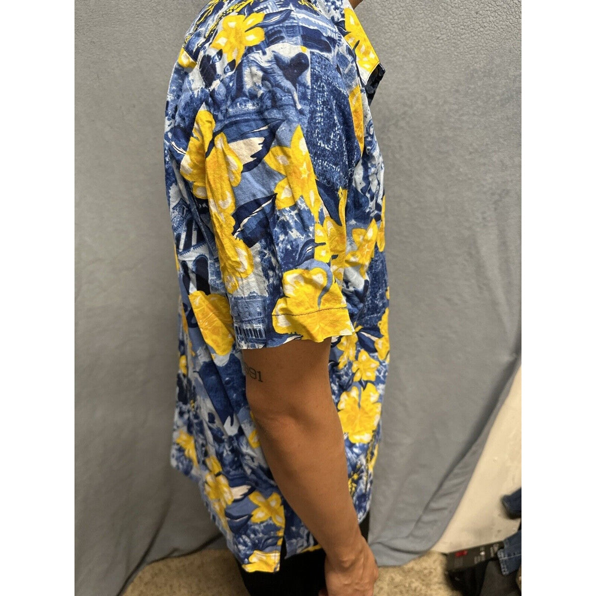 Men’s Medium Social Awearness Blue Yellow UCLA Button Up Shirt Short Sleeve