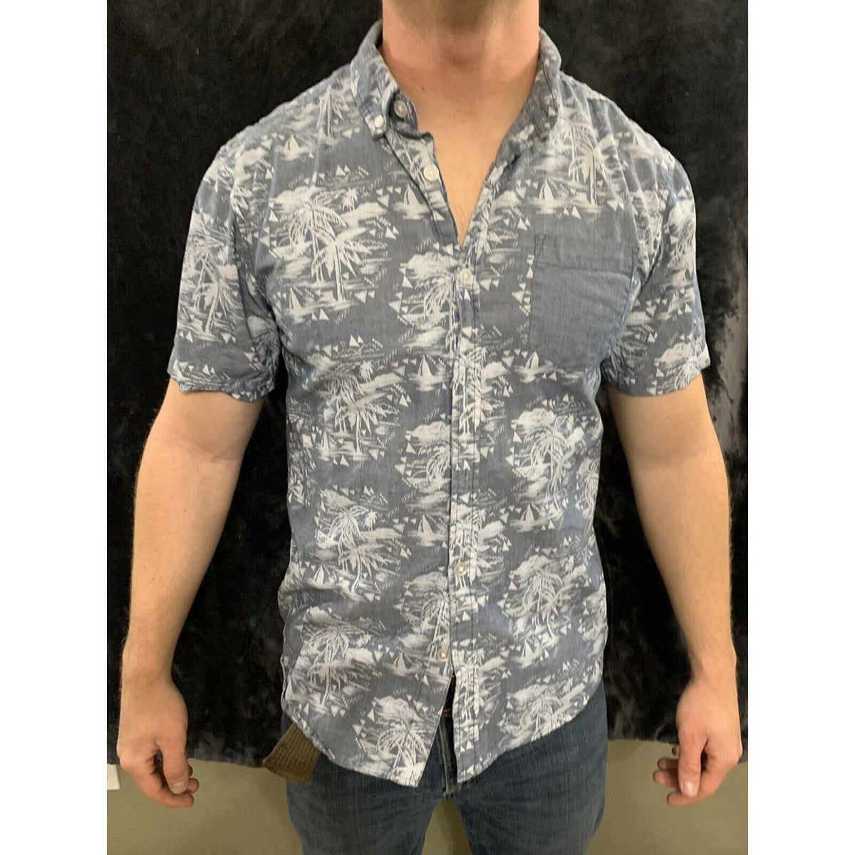 Retrofit Brand Button-up Shirt, Blue Sz Medium - Tropical / Hawaiian Pattern