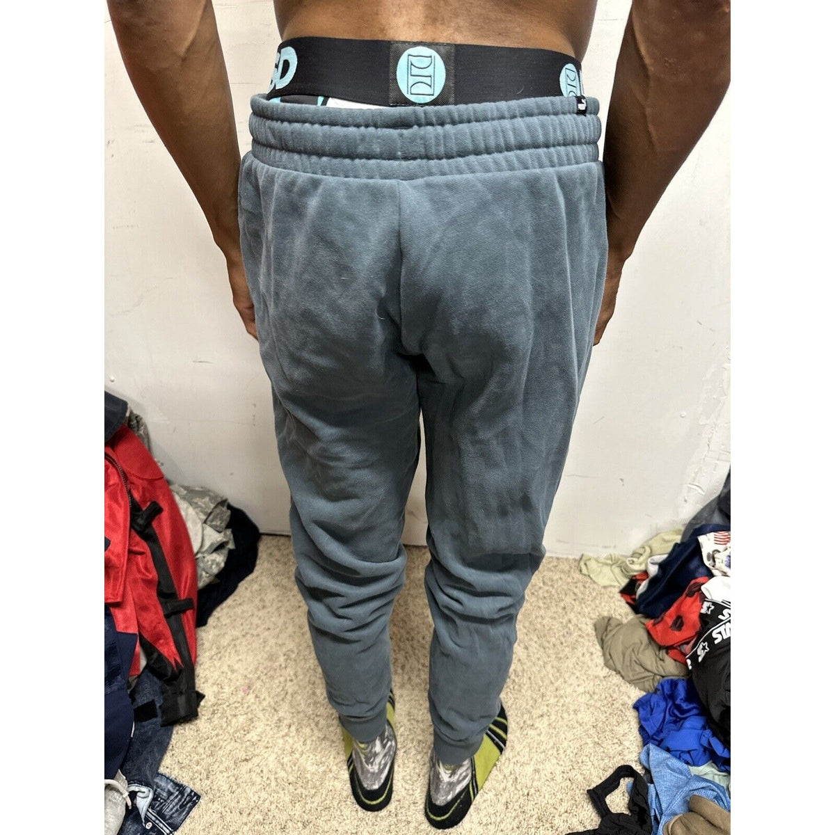 Men’s Large Gray Puma Sweatpants With Pockets