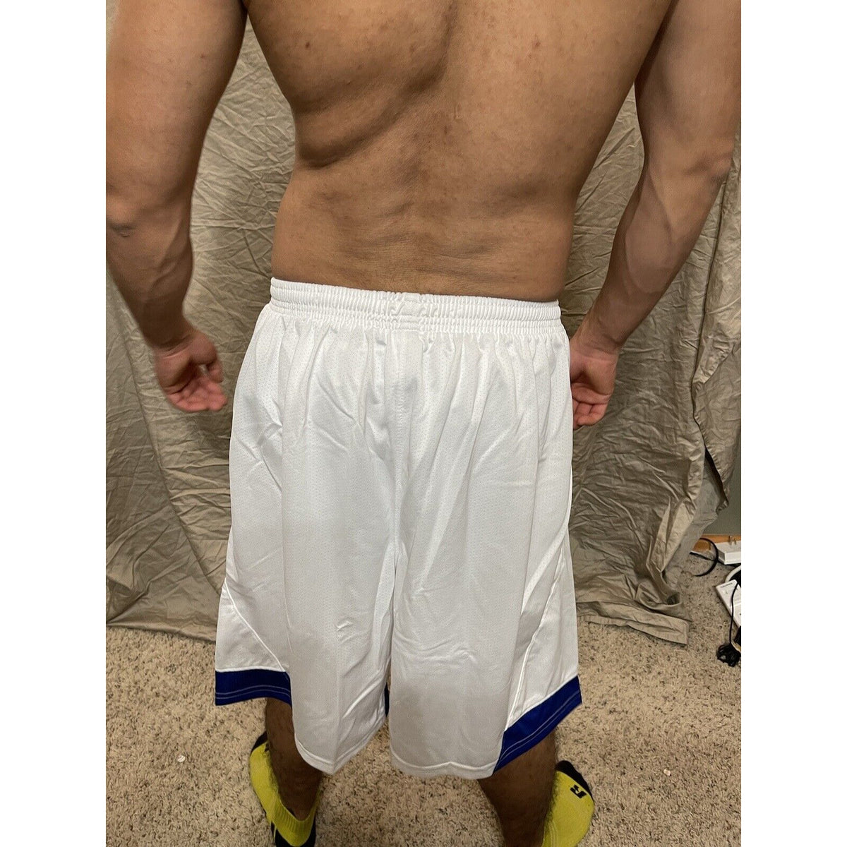 Men's under armour Large white and Blue Lacrosse style shorts no pockets