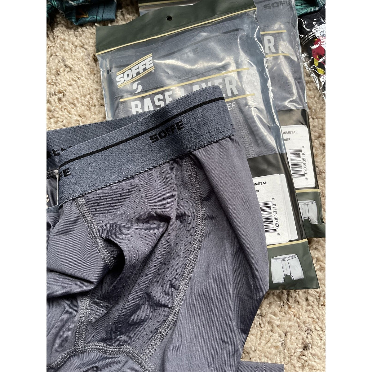Men's Soffe base layer gunmetal compression shorts XL  New And Never Worn