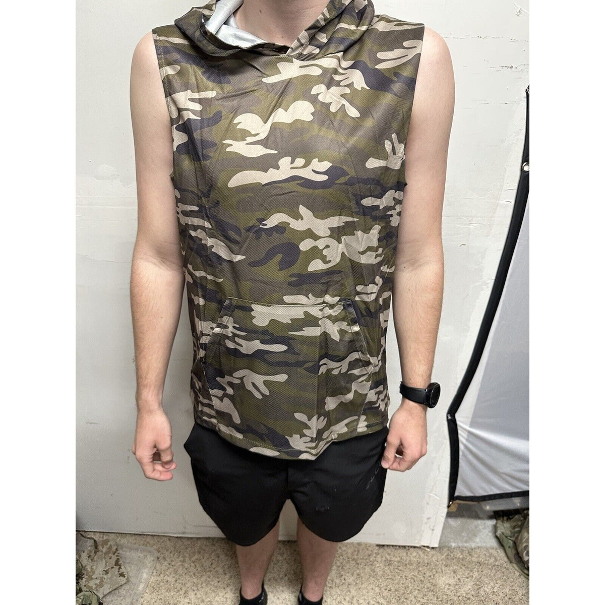 Men’s Green Camo Hoodie Polyester Sleeveless Pullover