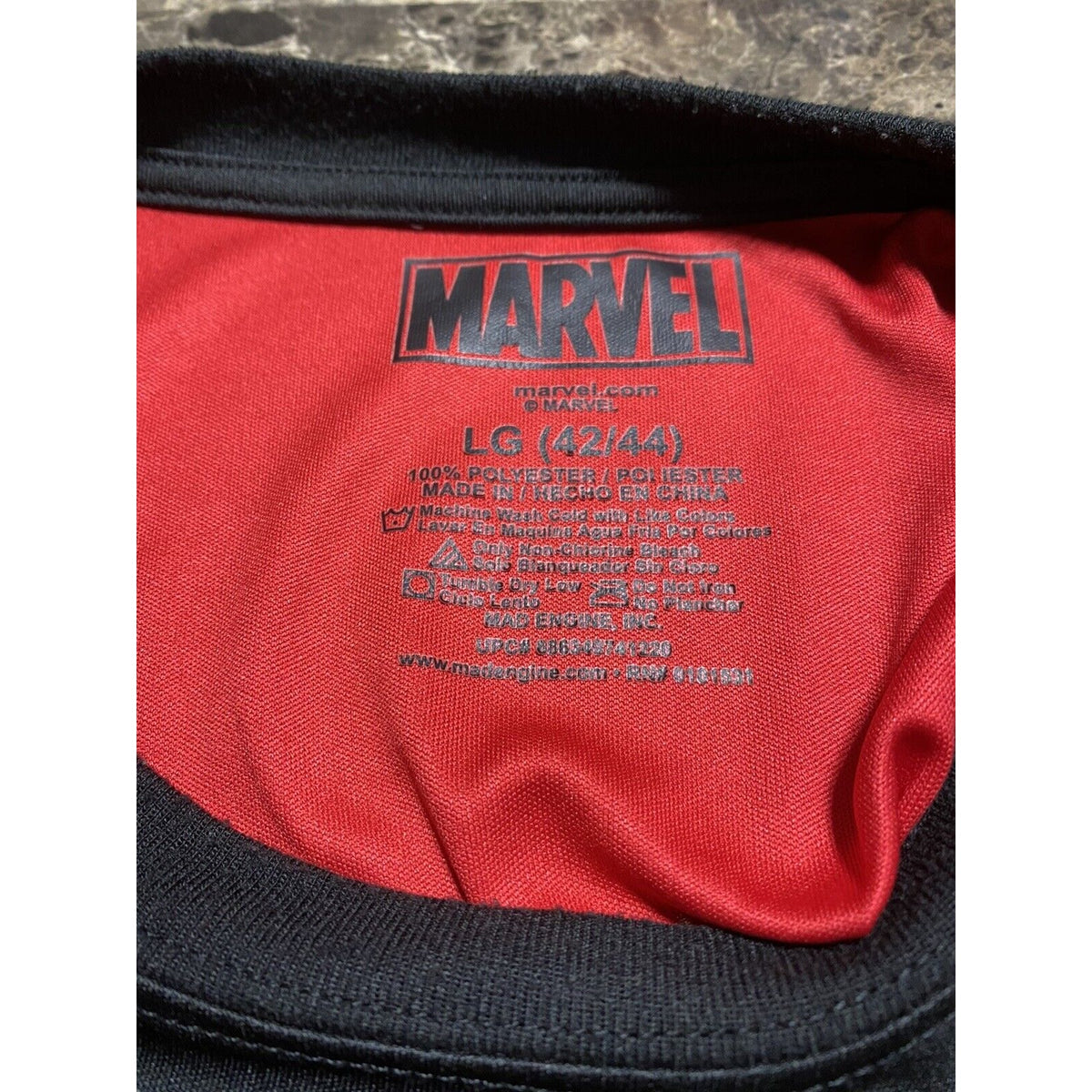 MARVEL Deadpool on Fire Black and Red Men’s Large Polyester T-Shirt
