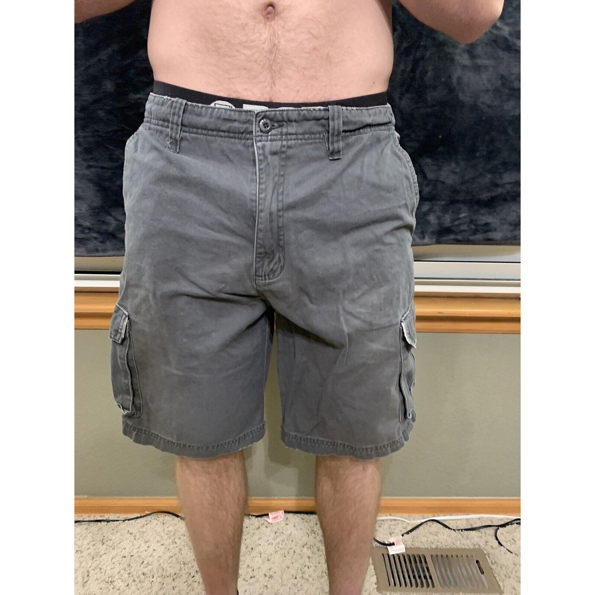 Quick Silver  Men's Size 34 Gray Rugged Cargo Shorts