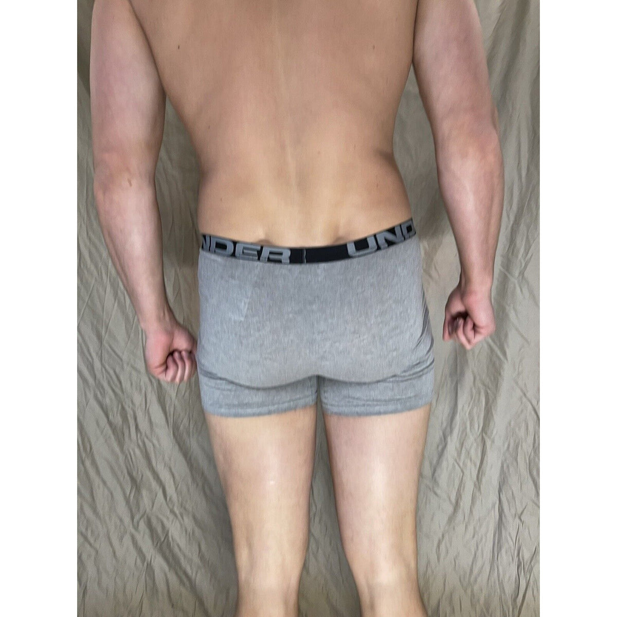 youth XL Light Gray under armour fitted heat gear boxer briefs