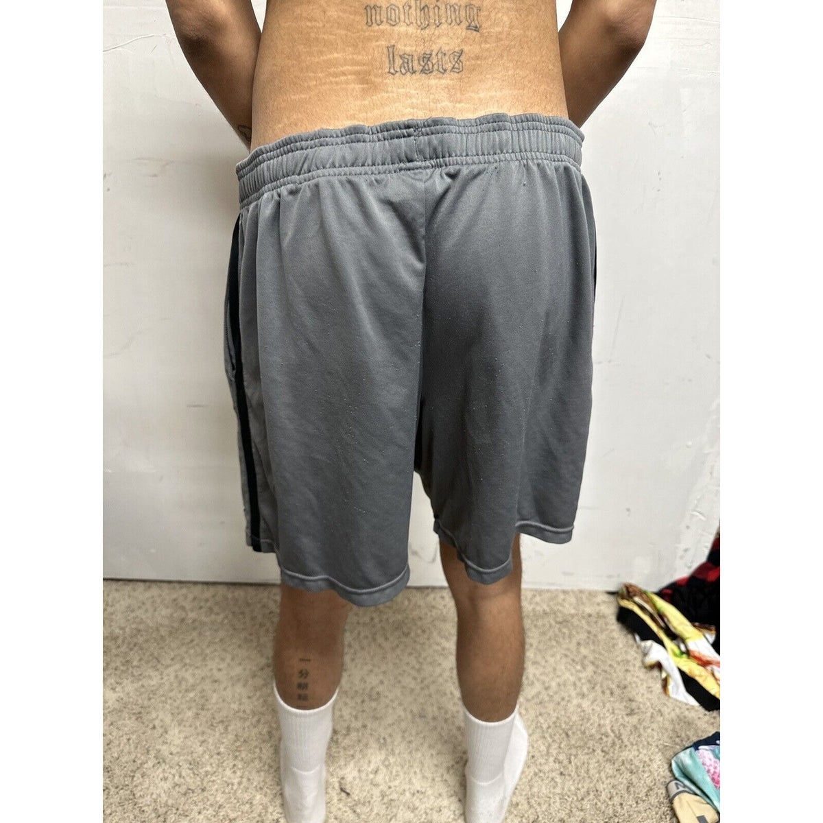 Men’s Large Gray Champion Athletic Shorts