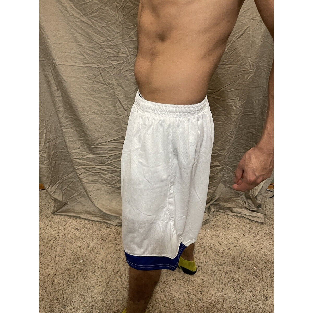 Men's under armour Large white and Blue Lacrosse style shorts no pockets