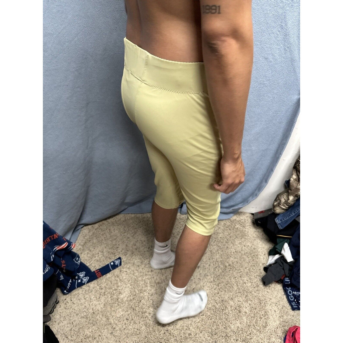 Men’s Gold Rawlings Football Pants Nylon And Spandex Size Large