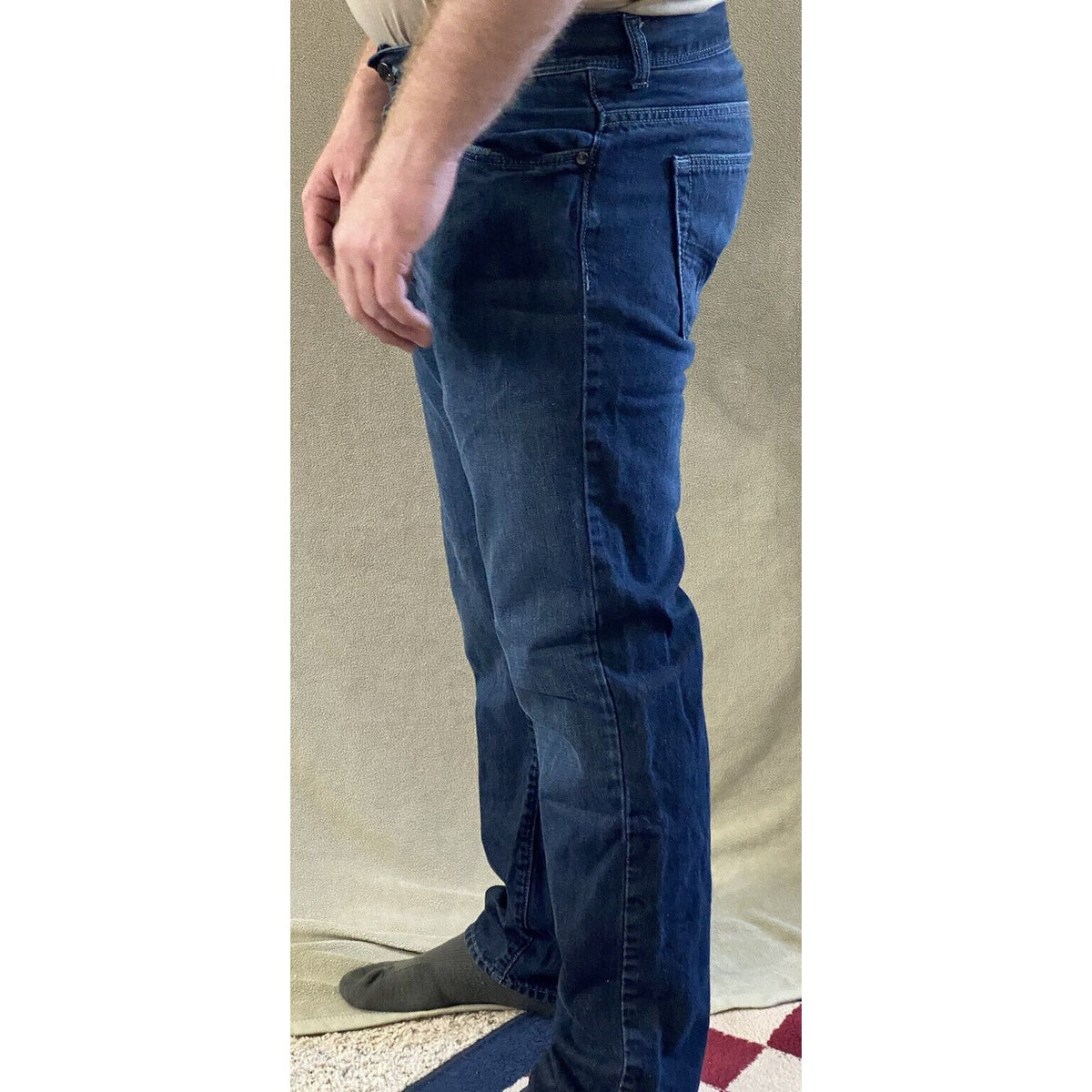 DKNY Men's size 34x30 Dark-wash Blue Relaxed Fit Cotton Denim Jeans