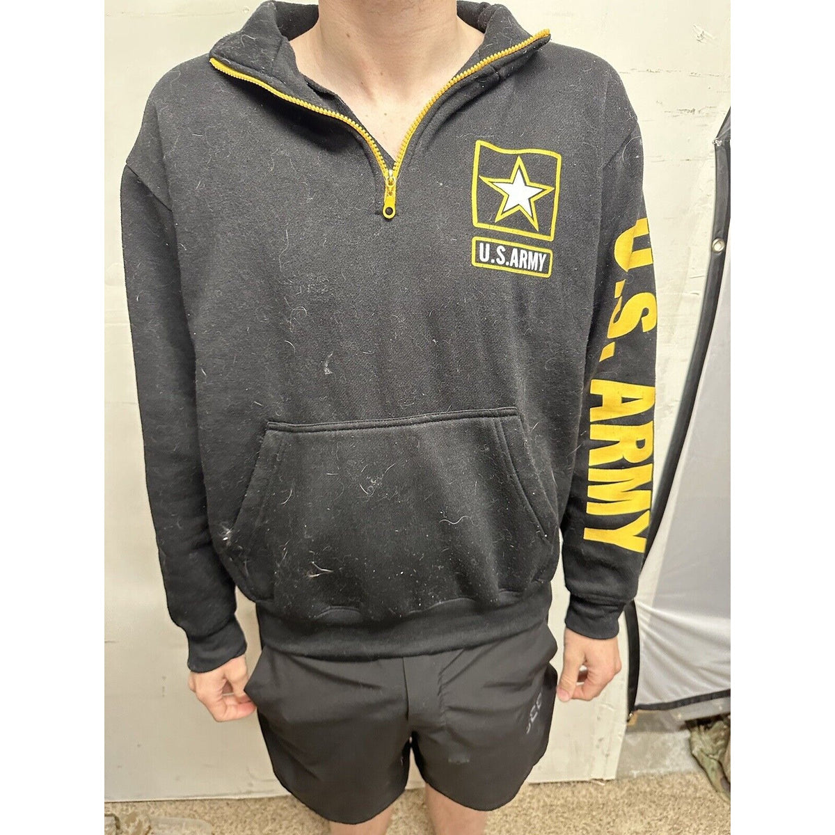 Men’s Black Medium Us Army 1/4 Zip Poly Cotton Pullover Sweater