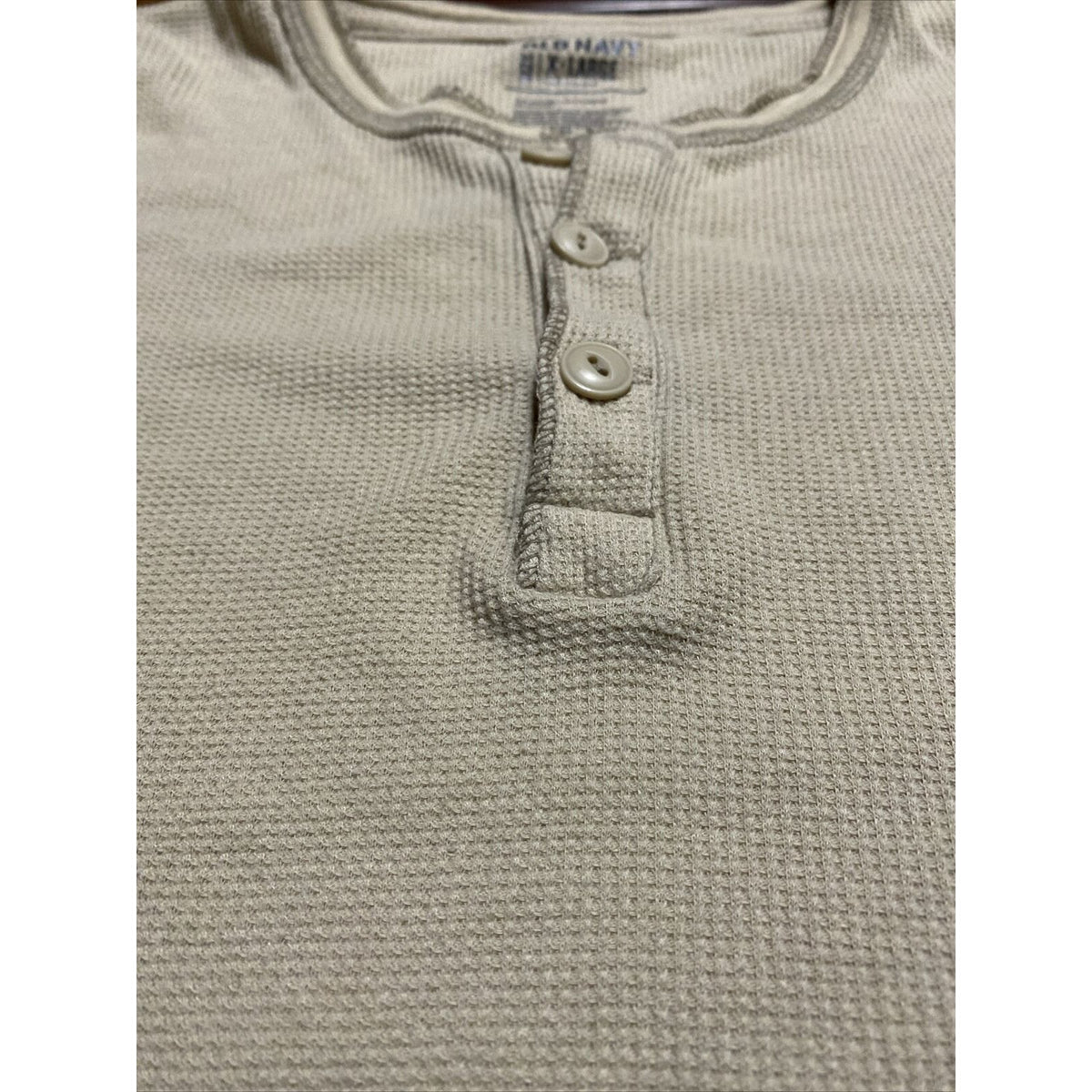 Old Navy Men’s XL Beige Oatmeal Long Sleeves Pullover Henley Shirt