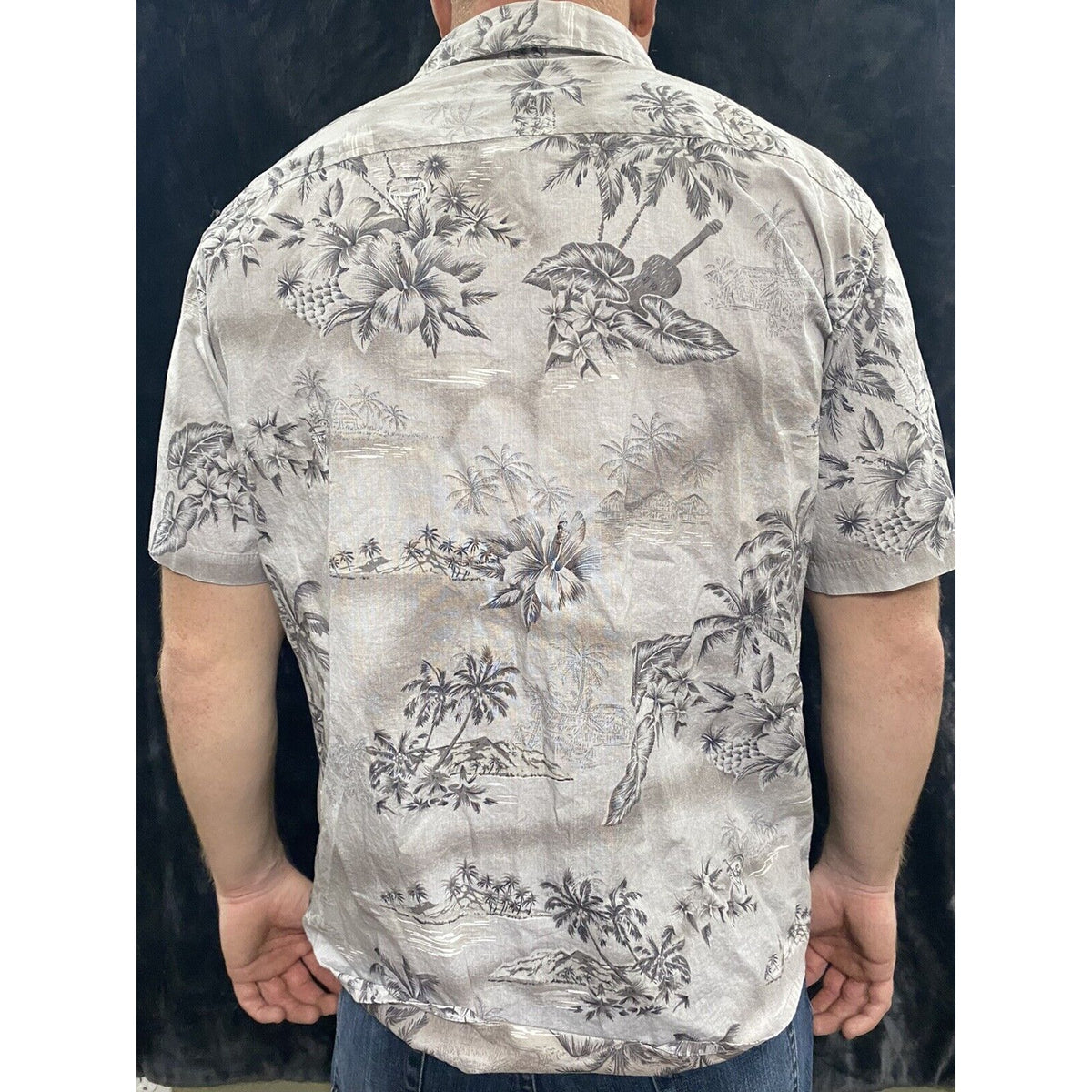 Hawk’s Bay USA XL Gray Tropical Island Prints Button-down Short Sleeves