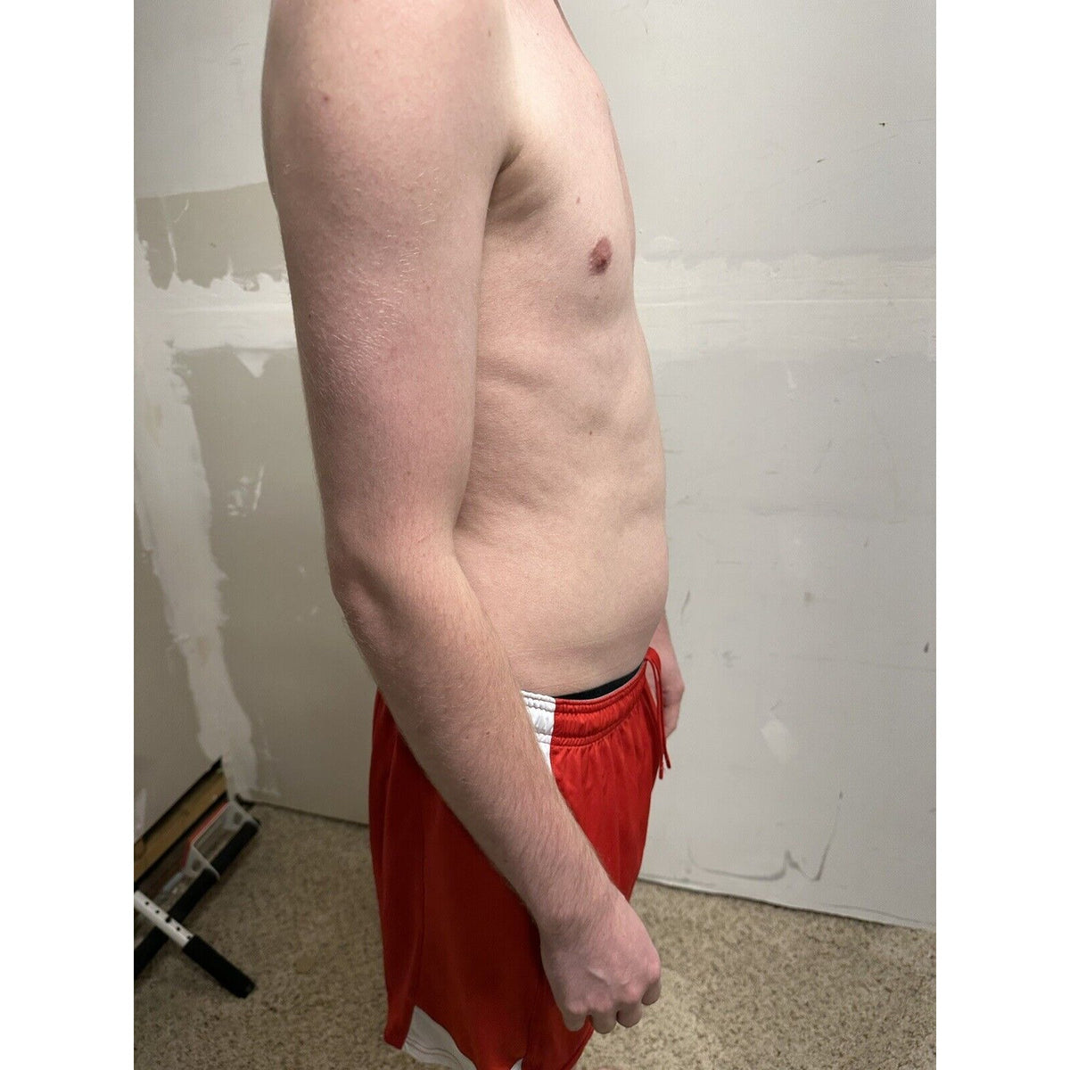 men’s medium under armour red and white athletic shorts