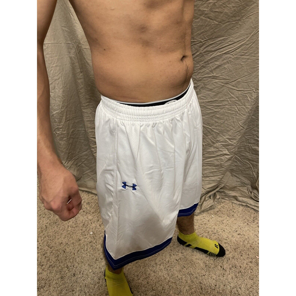 Men's under armour Large white and Blue Lacrosse style shorts no pockets