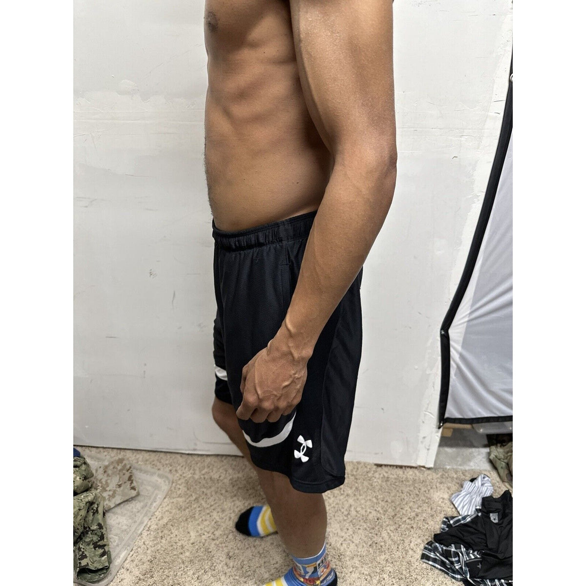 Men’s Under Armour Black Large Shorts Athletic With Pockets