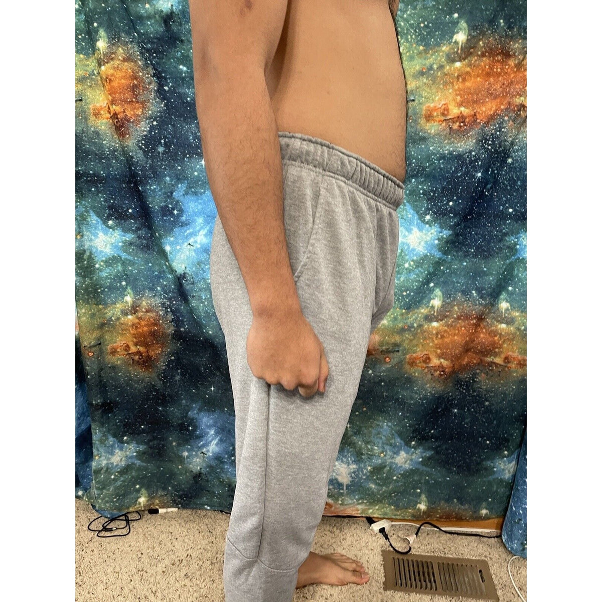 Men’s Nike Drifit Large Sweatpants Gray