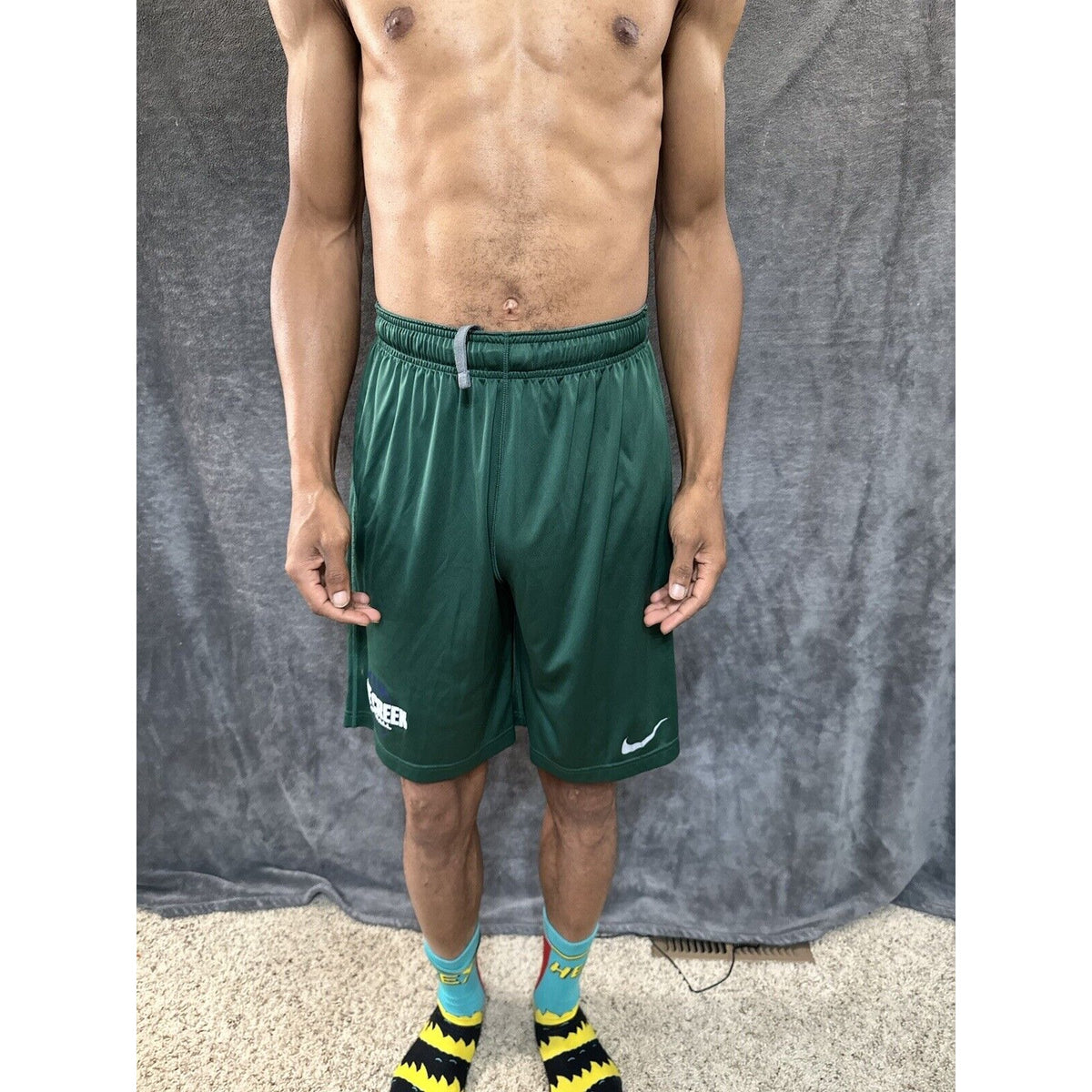 Men’s Green Nike Pine Creek High School Football Athletic Shorts Size Large