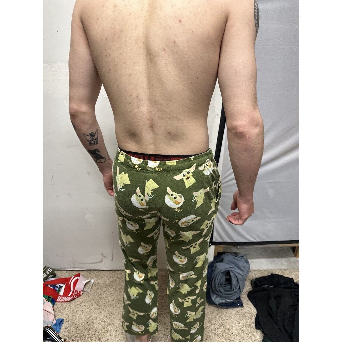 Men’s Small Hot Topic Star Wars Baby Yoda Lounge Pants Pajama Bottoms