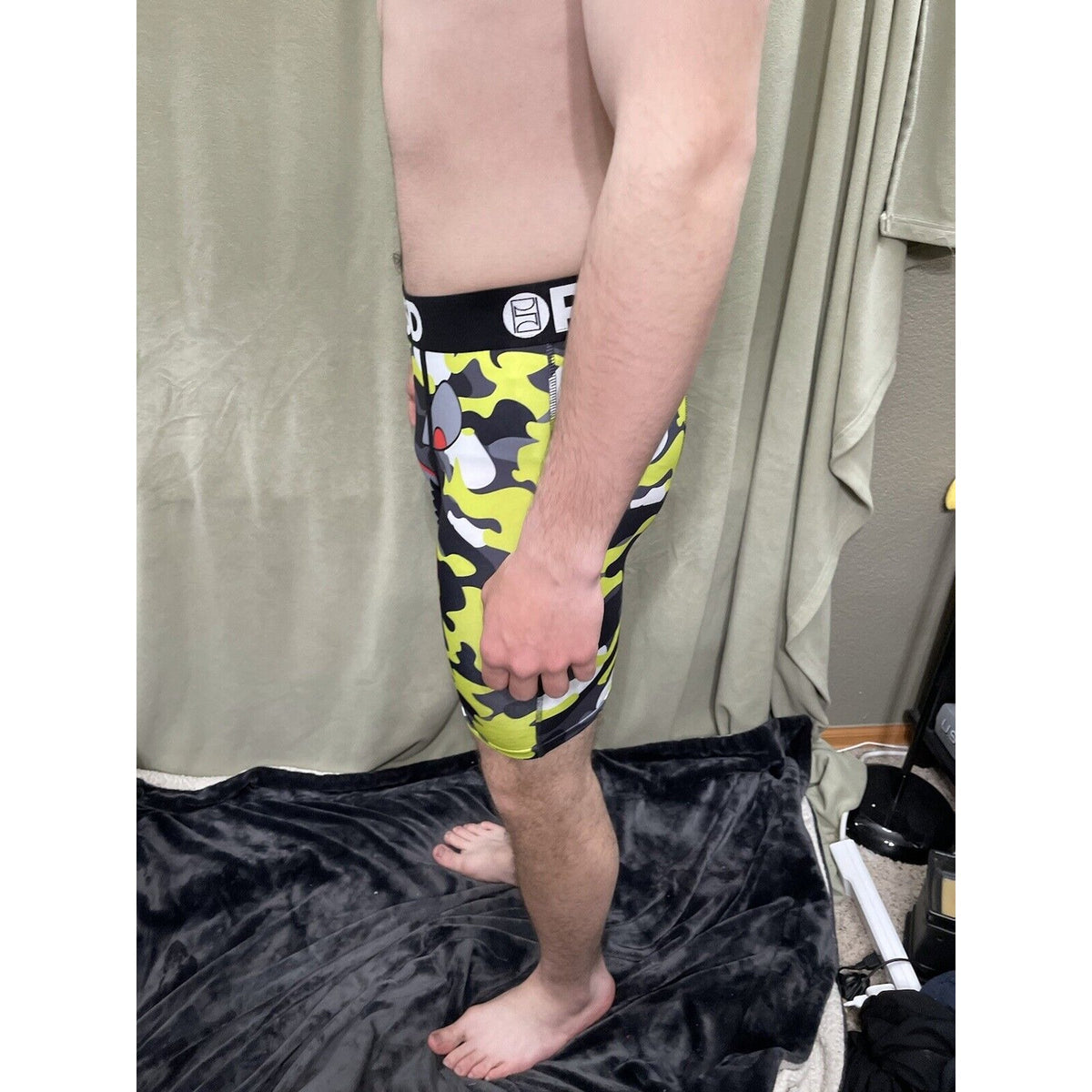 Men’s PSD Compression Shorts Neon Warface Mouth Medium Camo New