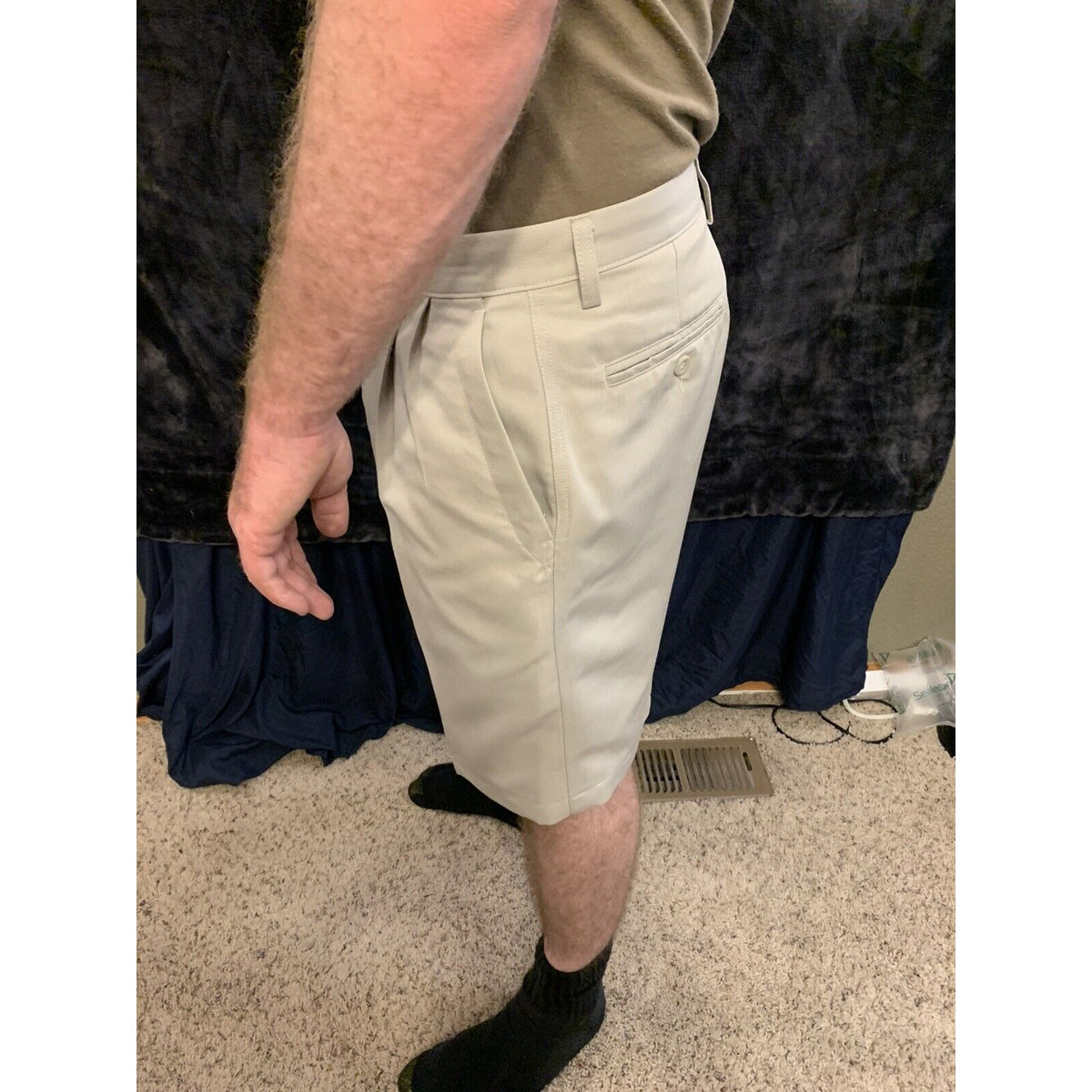 Dockers Golf Shorts Mens Tan/khaki Size 34 Stretch Material-Pleated Relax Fit