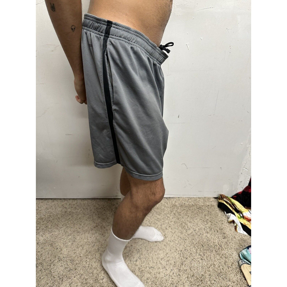 Men’s Large Gray Champion Athletic Shorts