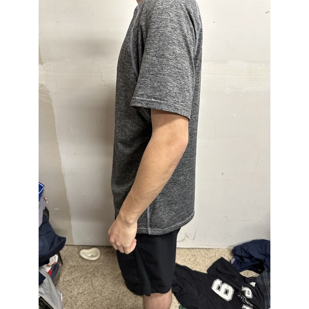 Men’s Gray Under Armour Run Fitted Large Athletic Shirt