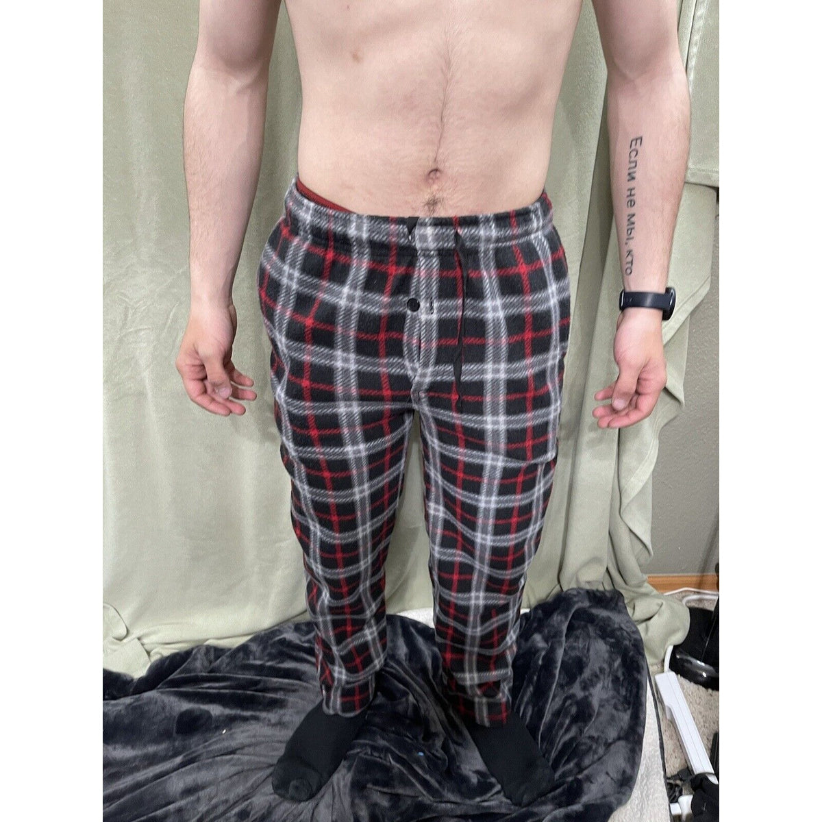 Men’s Sleepware Fruit Of The Loom Small Red Black Plaid Flannel