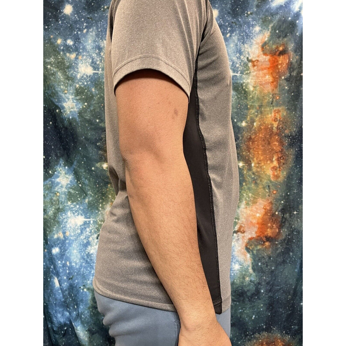 Men’s Gray and Black Adidas Large short sleeve athletic t-shirt