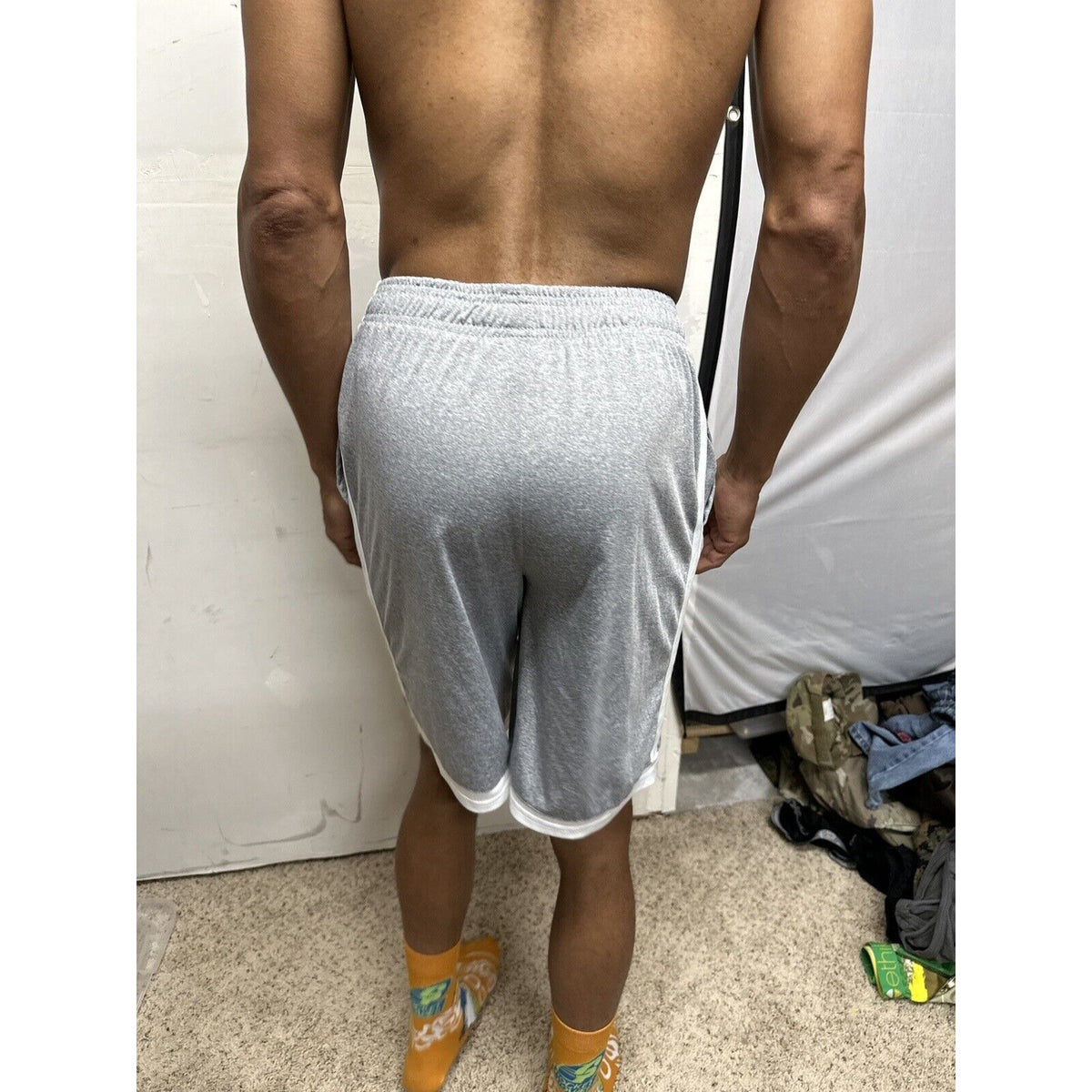 teen boy’s  Fila xL Gray Athletic Shorts (18-20)