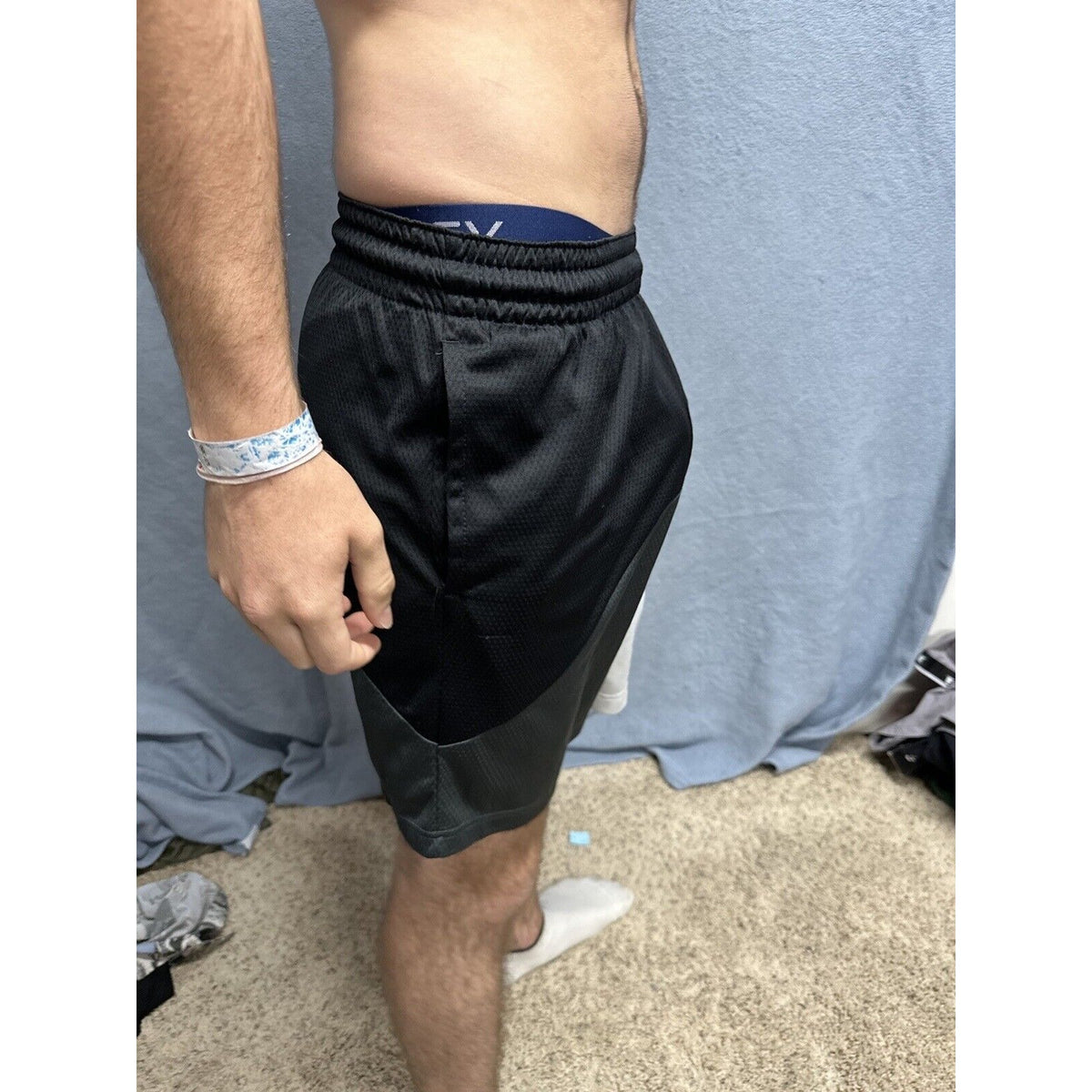 Men’s Nike Black Gray White Small Dri Fit Shorts With Pockets