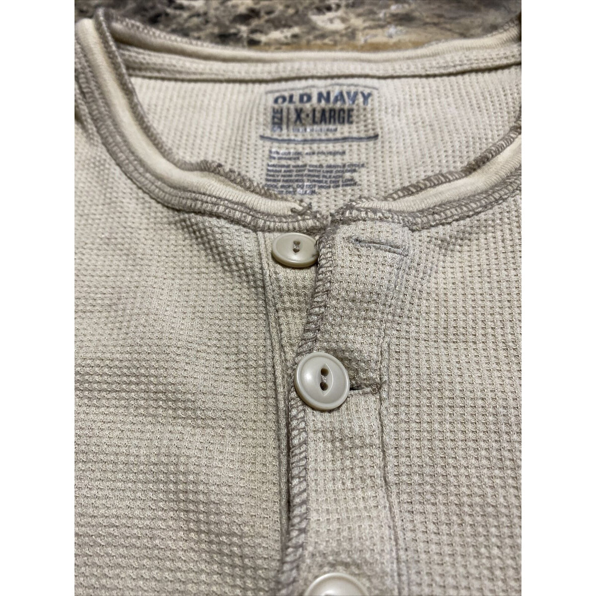 Old Navy Men’s XL Beige Oatmeal Long Sleeves Pullover Henley Shirt