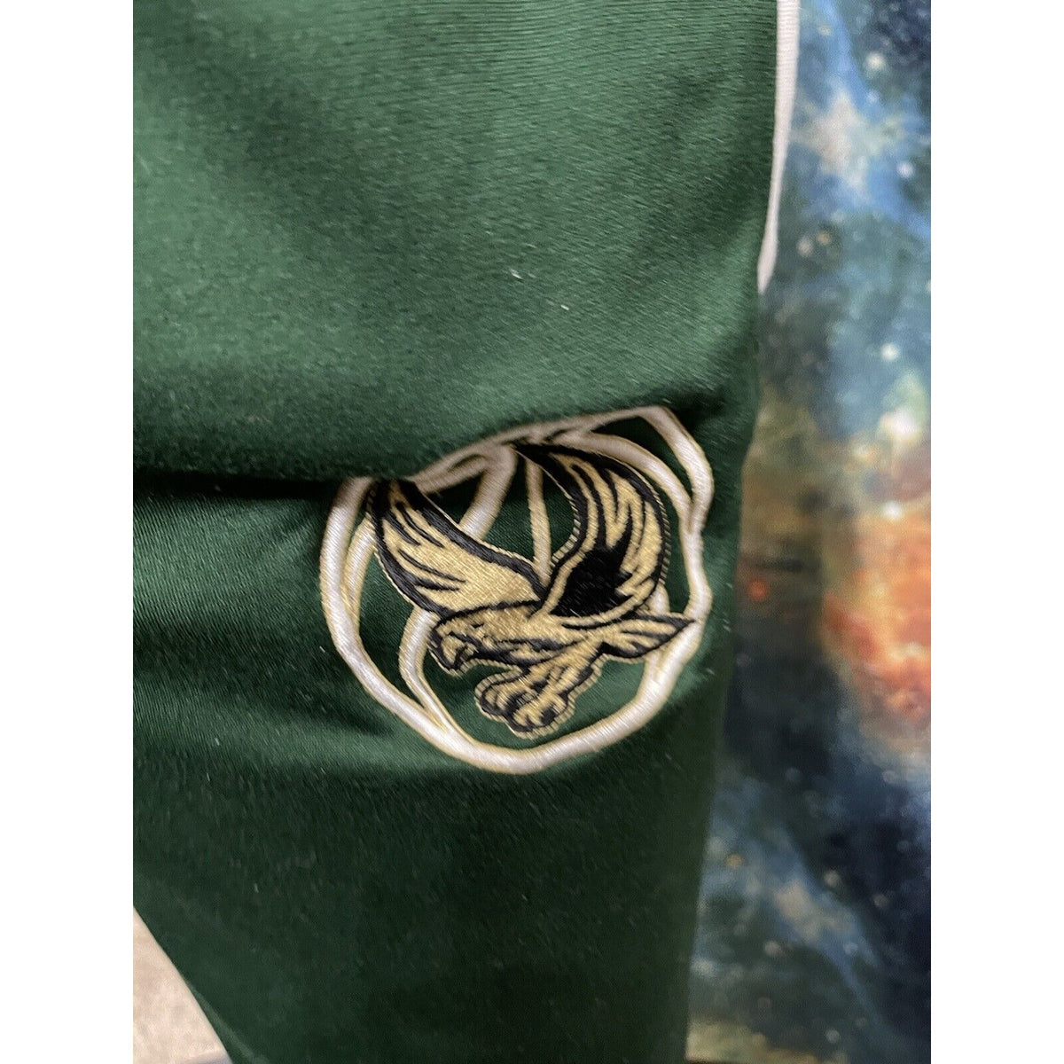 Men’s Medium Dark Green Under Armor Eagles Basketball sweatpants