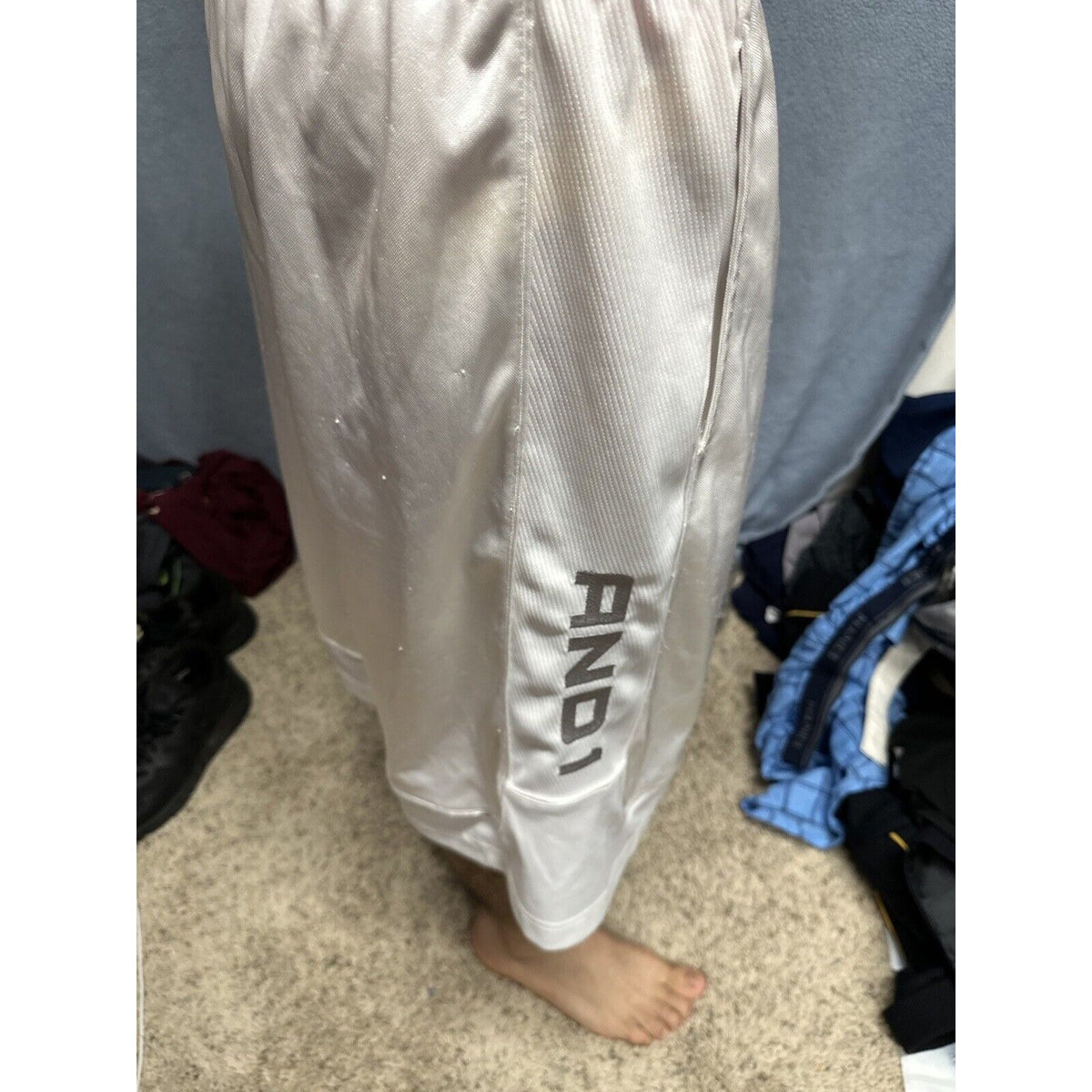 Men’s White AND1 Medium Athletic Shorts With Pockets