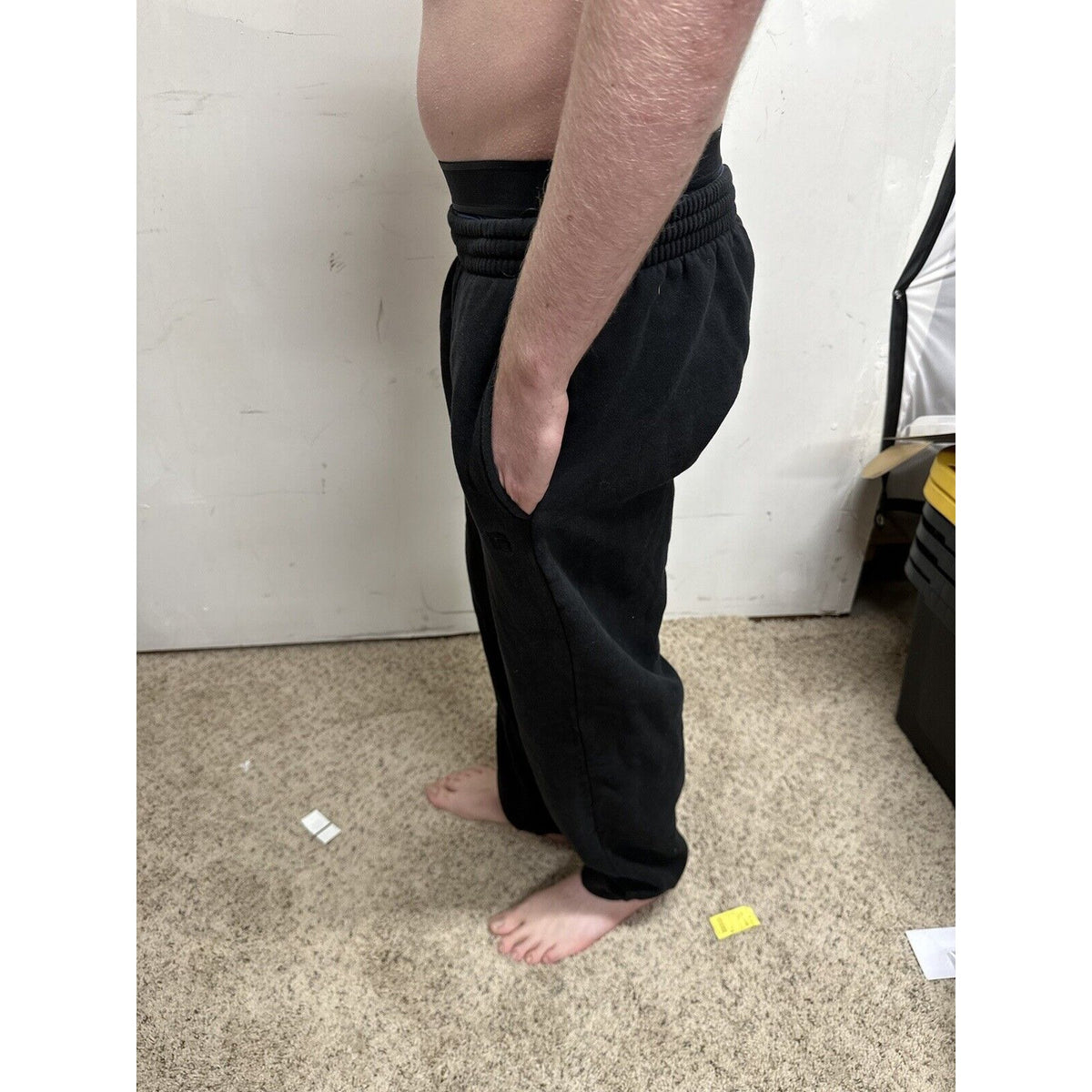 men’s black fila medium sweat pants with pockets