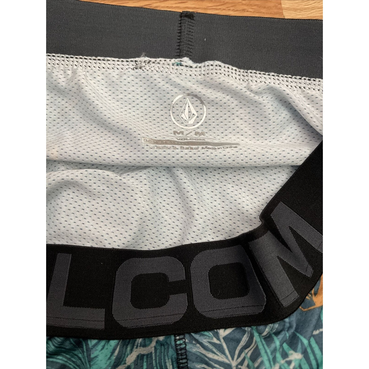 Men's volcom large tropical leaves compression shorts
