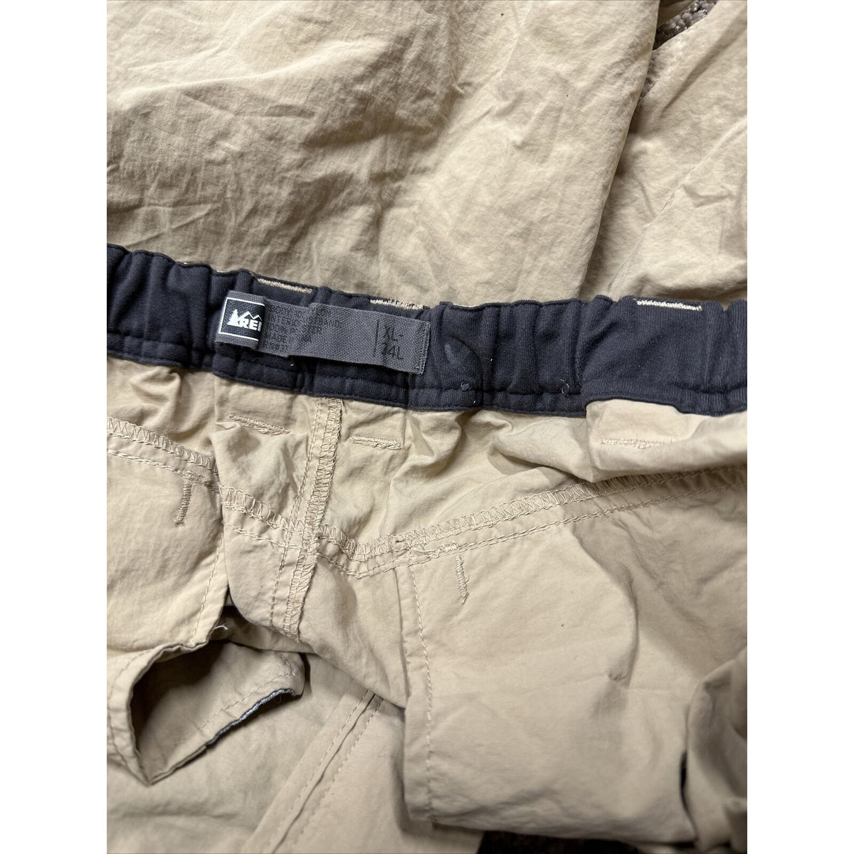 men’s khaki REI XL 34 length cargo pants zippered legs