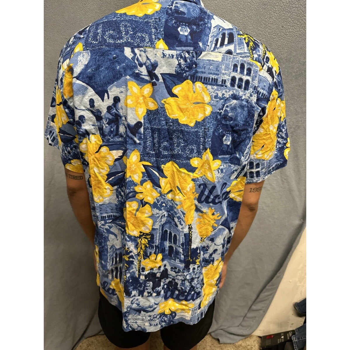 Men’s Medium Social Awearness Blue Yellow UCLA Button Up Shirt Short Sleeve