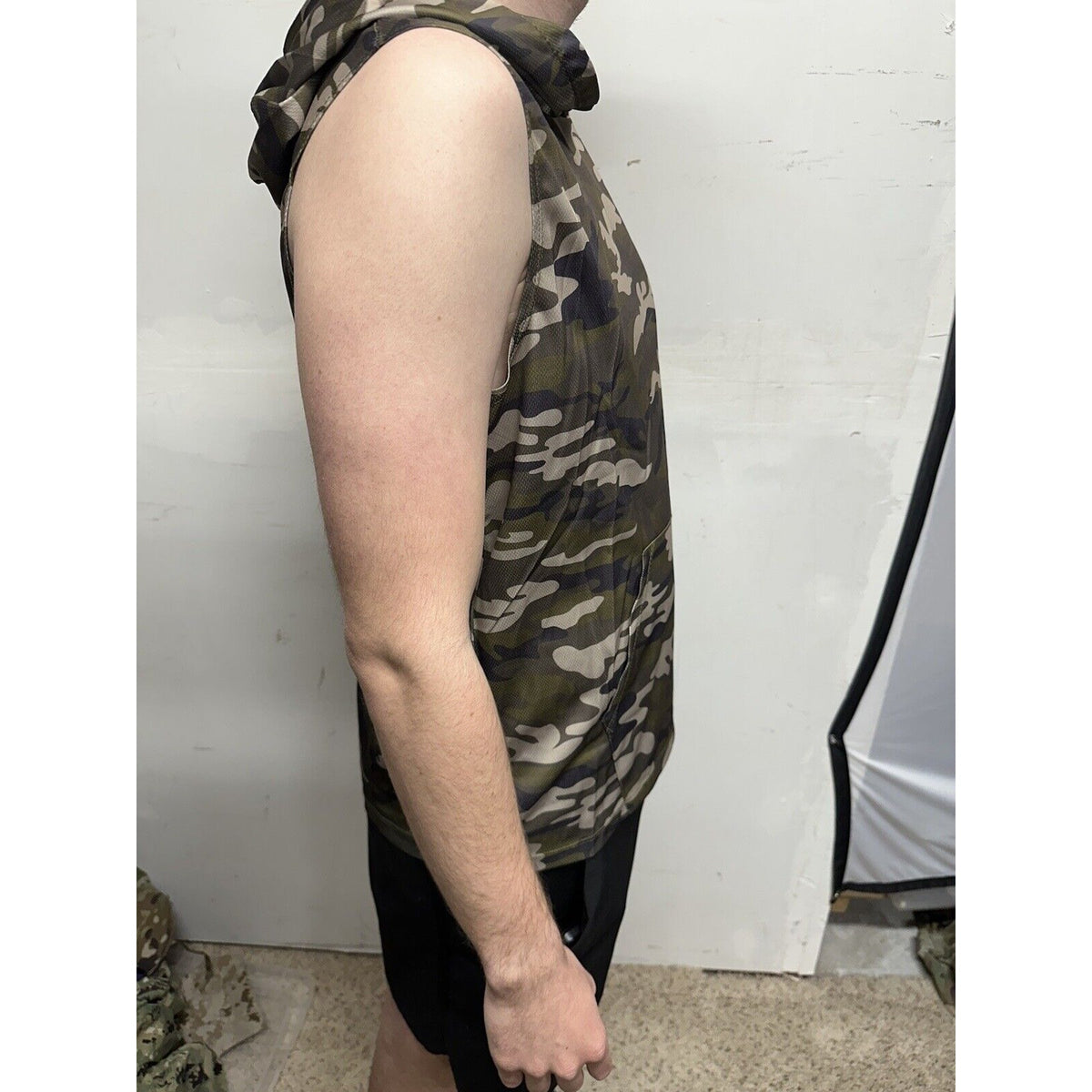 Men’s Green Camo Hoodie Polyester Sleeveless Pullover