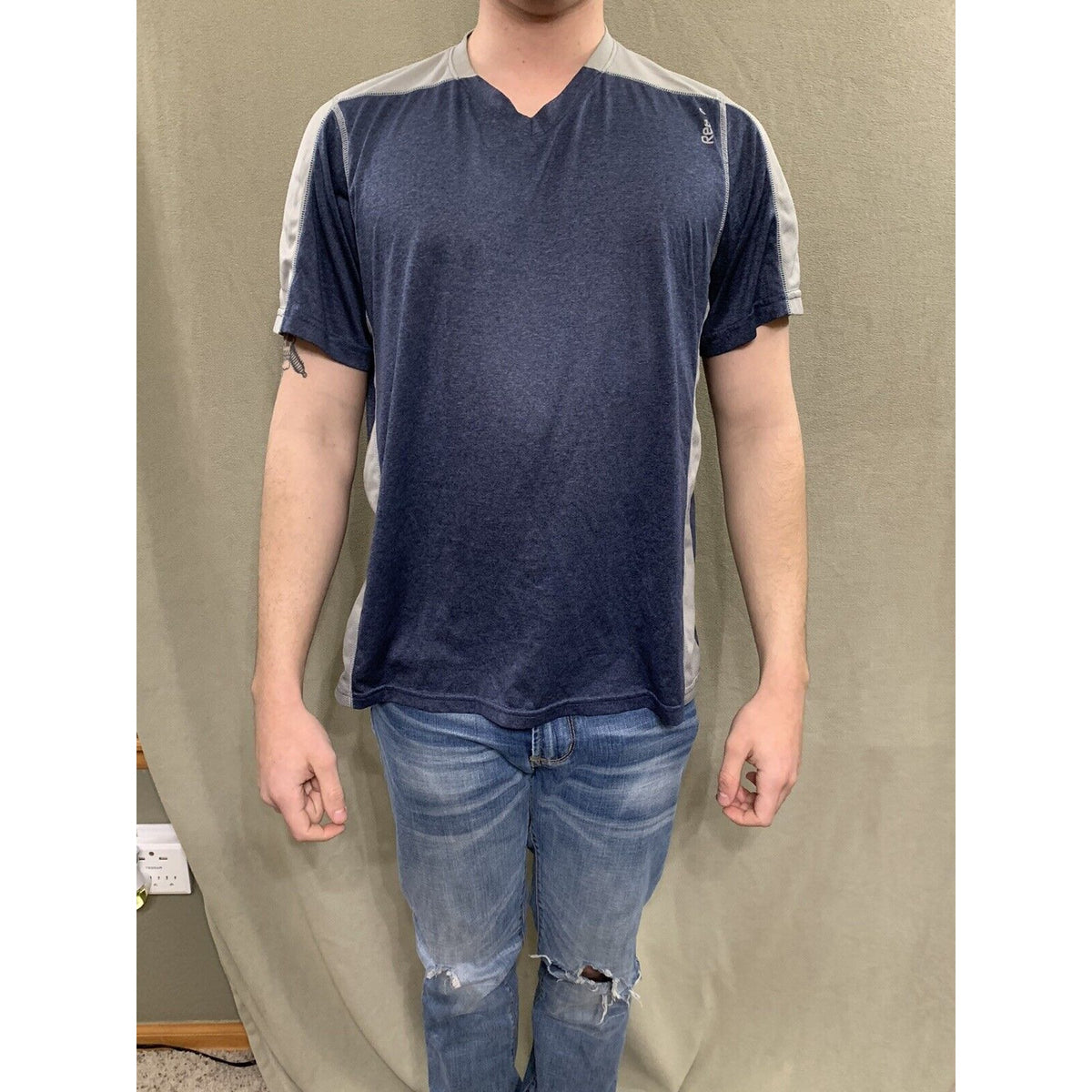 Reeebok Mens Active Short Sleeve T Shirt Size M Gray And Blue
