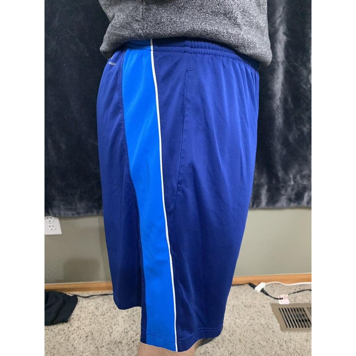 Men’s New Balance Large Blue Workout Exercise Shorts With Pockets