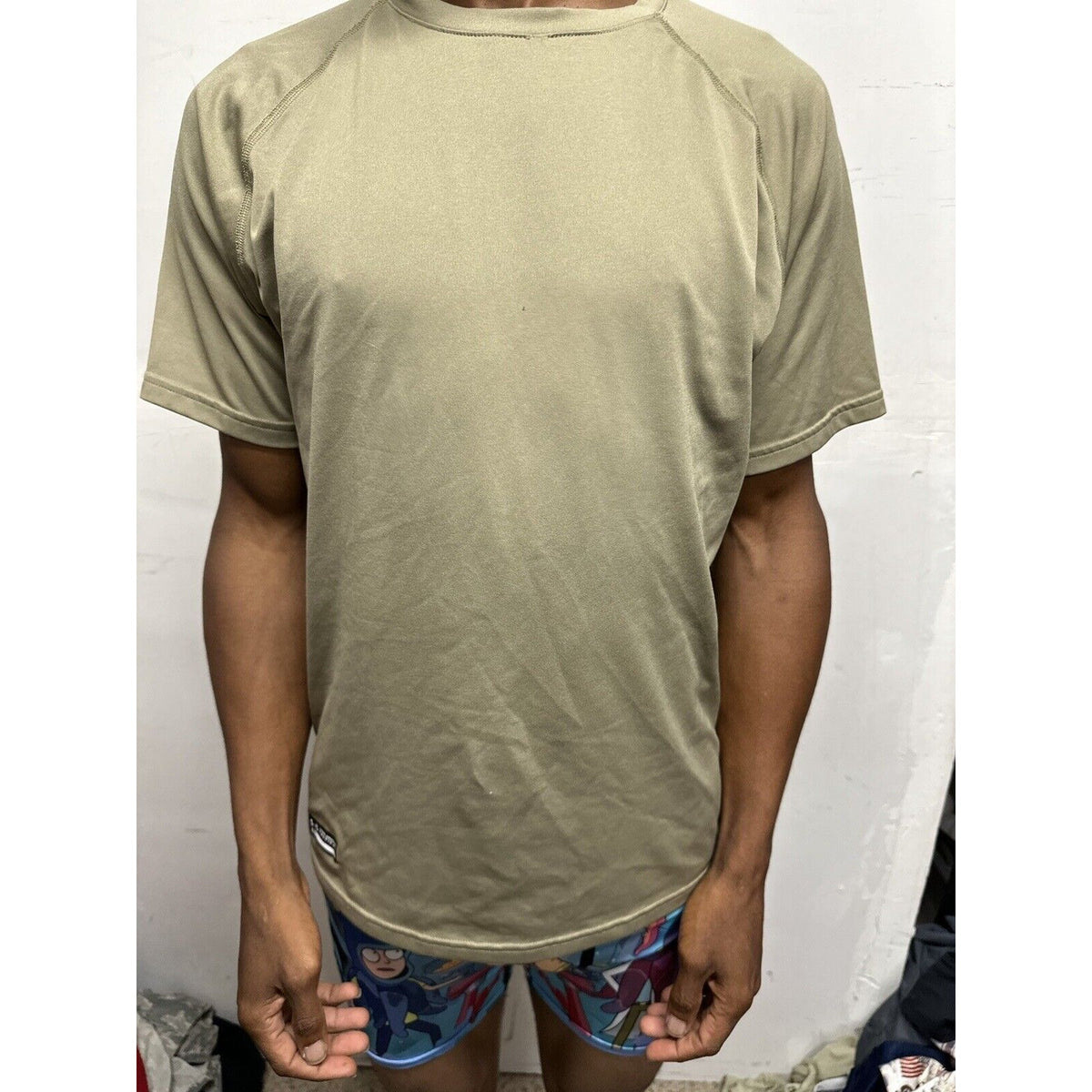 Men’s Ocp Tshirt Under Armour Medium Tactical Shirt Sleeve Shirt  Coyote Brown
