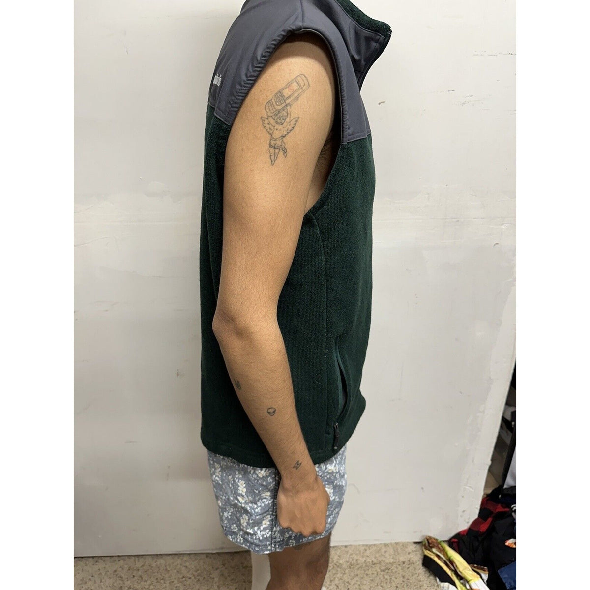 Men’s Large Green Solaris Sleeveless Vest Full Zip